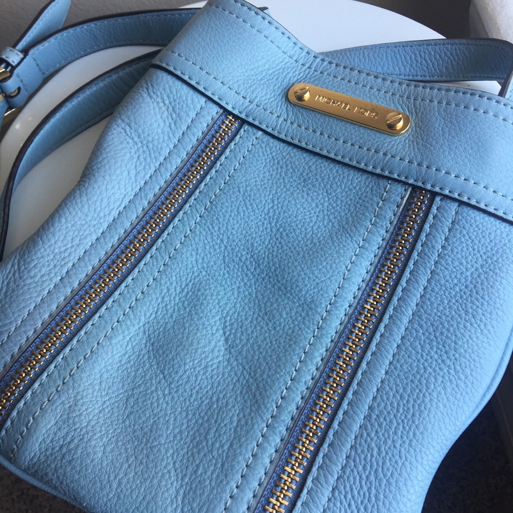 💎Blue Micheal Kors Crossbody Purse 💎